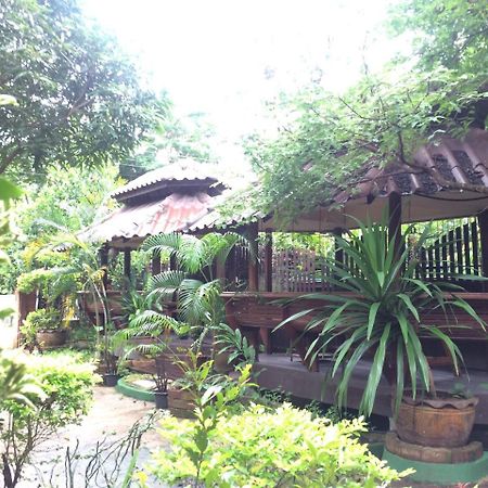 Appartamento The Local Mae Hong Son Esterno foto