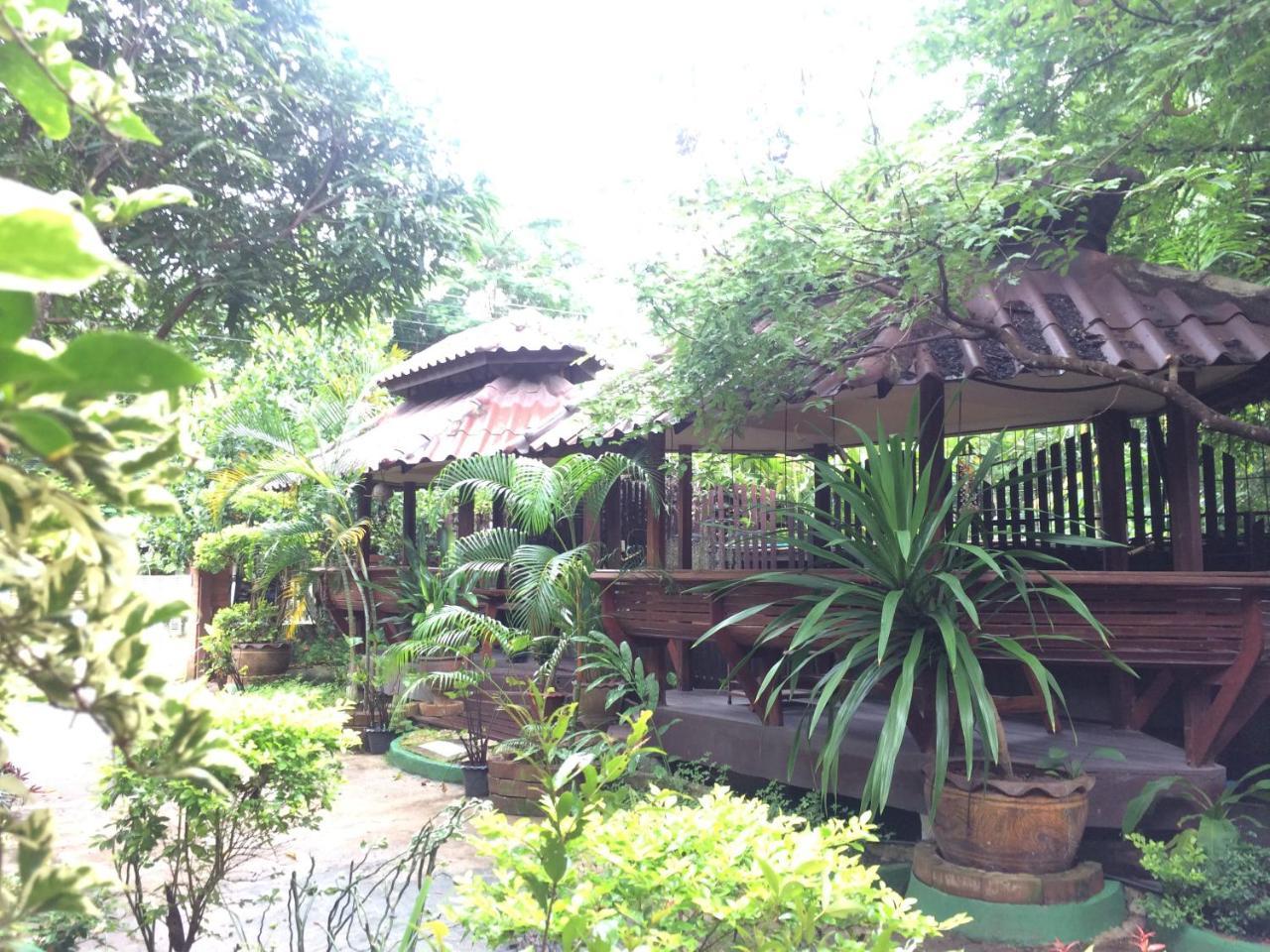 Appartamento The Local Mae Hong Son Esterno foto