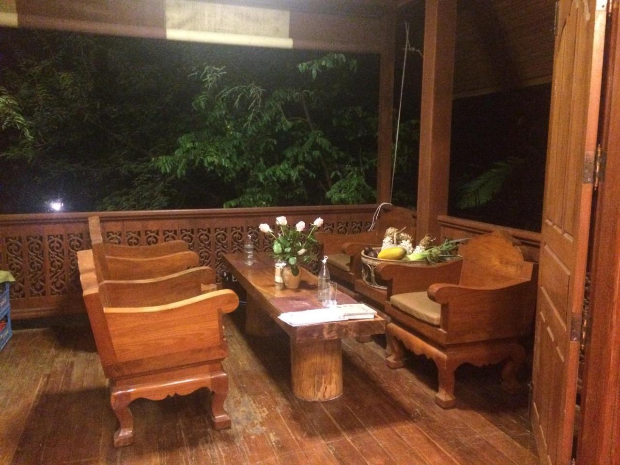Appartamento The Local Mae Hong Son Esterno foto