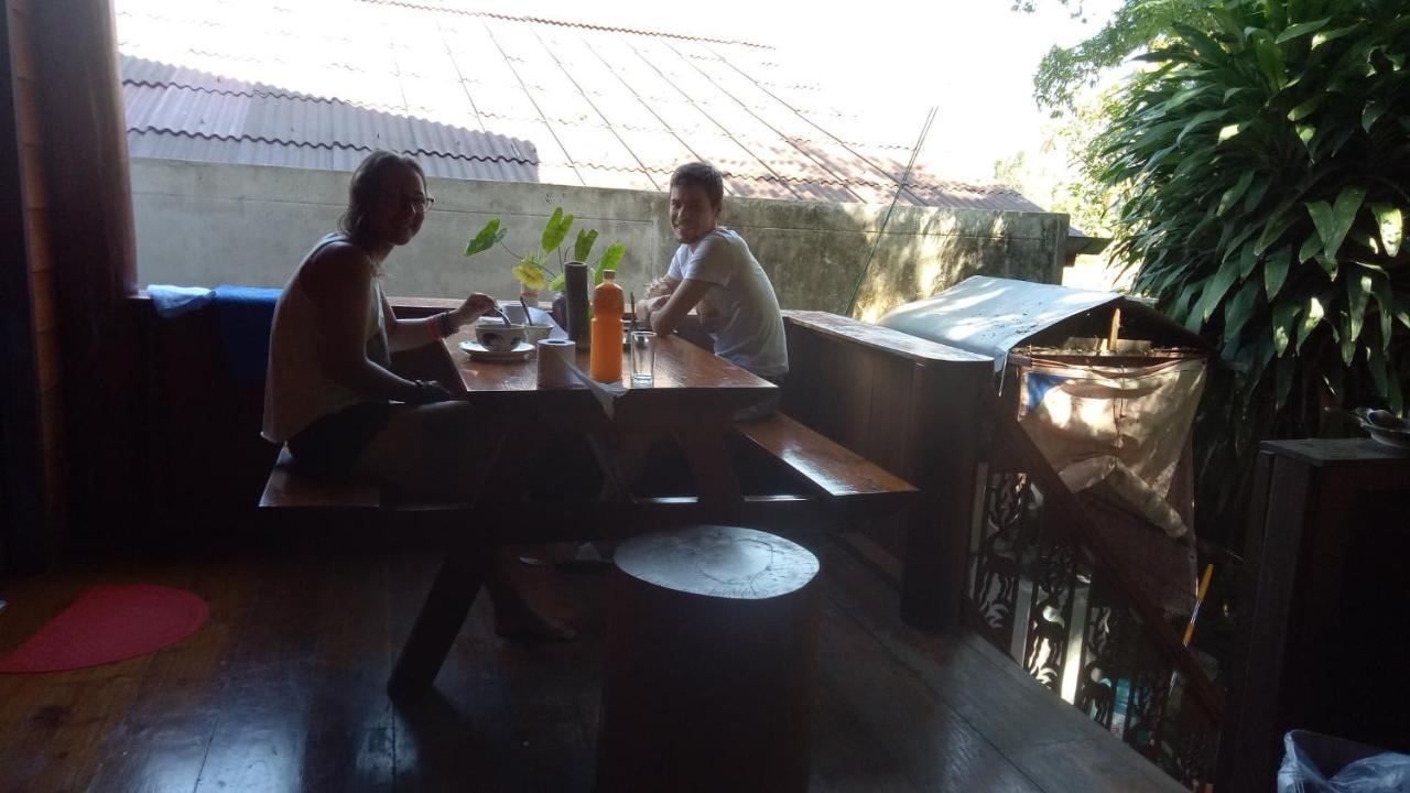 Appartamento The Local Mae Hong Son Esterno foto