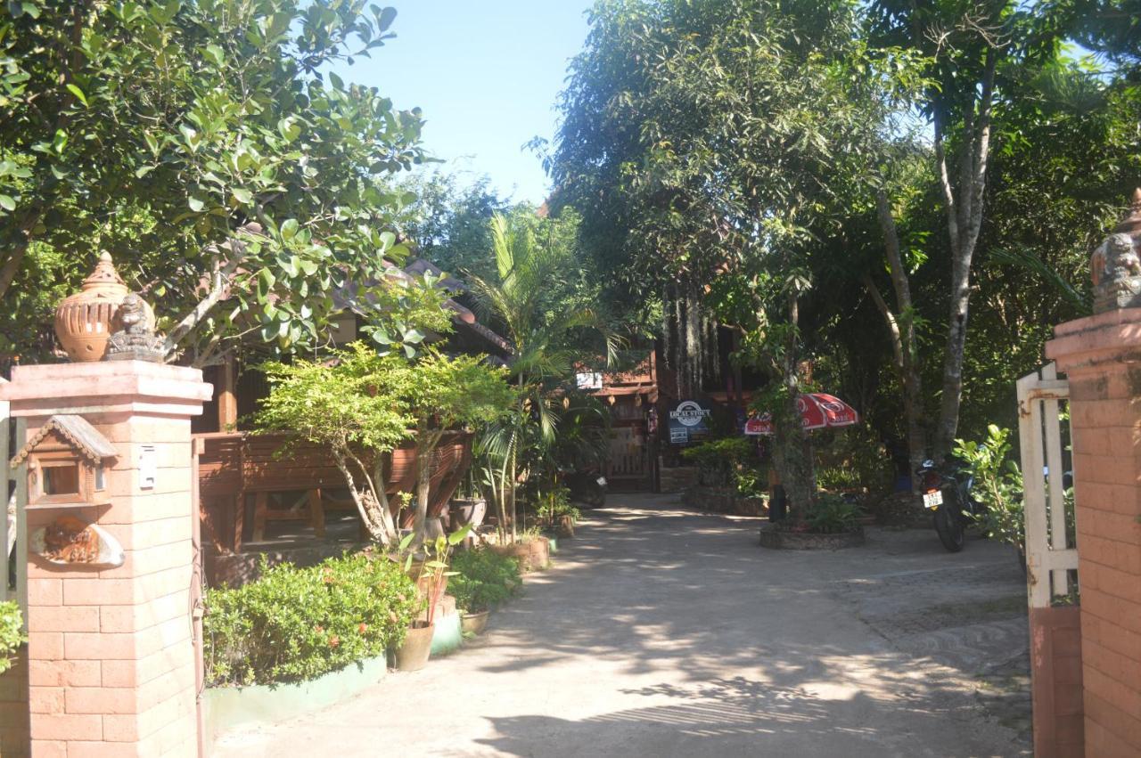 Appartamento The Local Mae Hong Son Esterno foto
