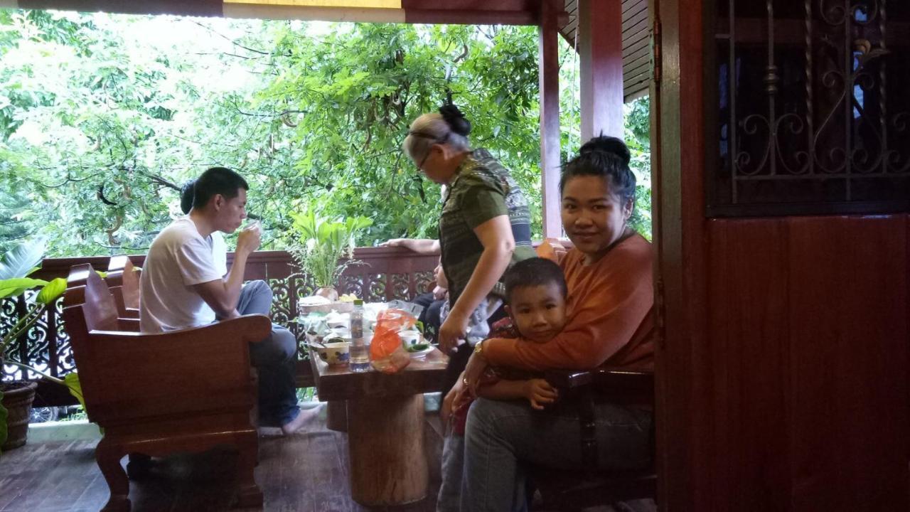Appartamento The Local Mae Hong Son Esterno foto