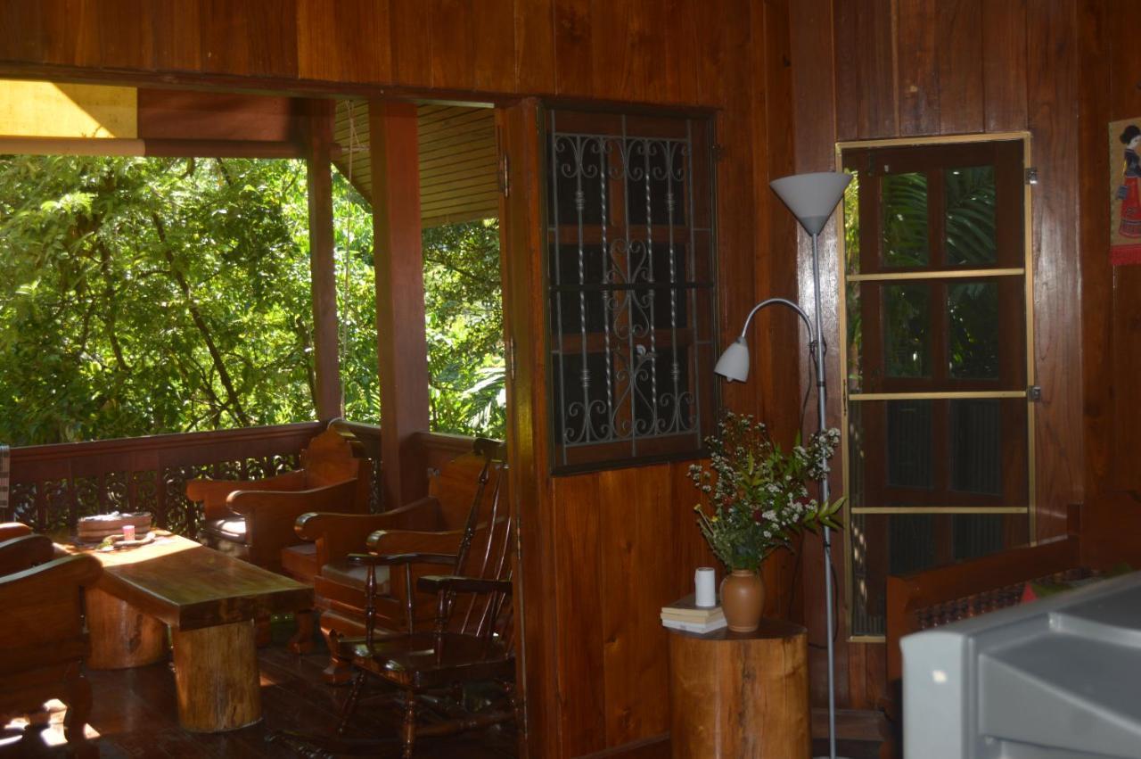 Appartamento The Local Mae Hong Son Esterno foto