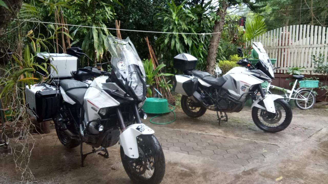 Appartamento The Local Mae Hong Son Esterno foto