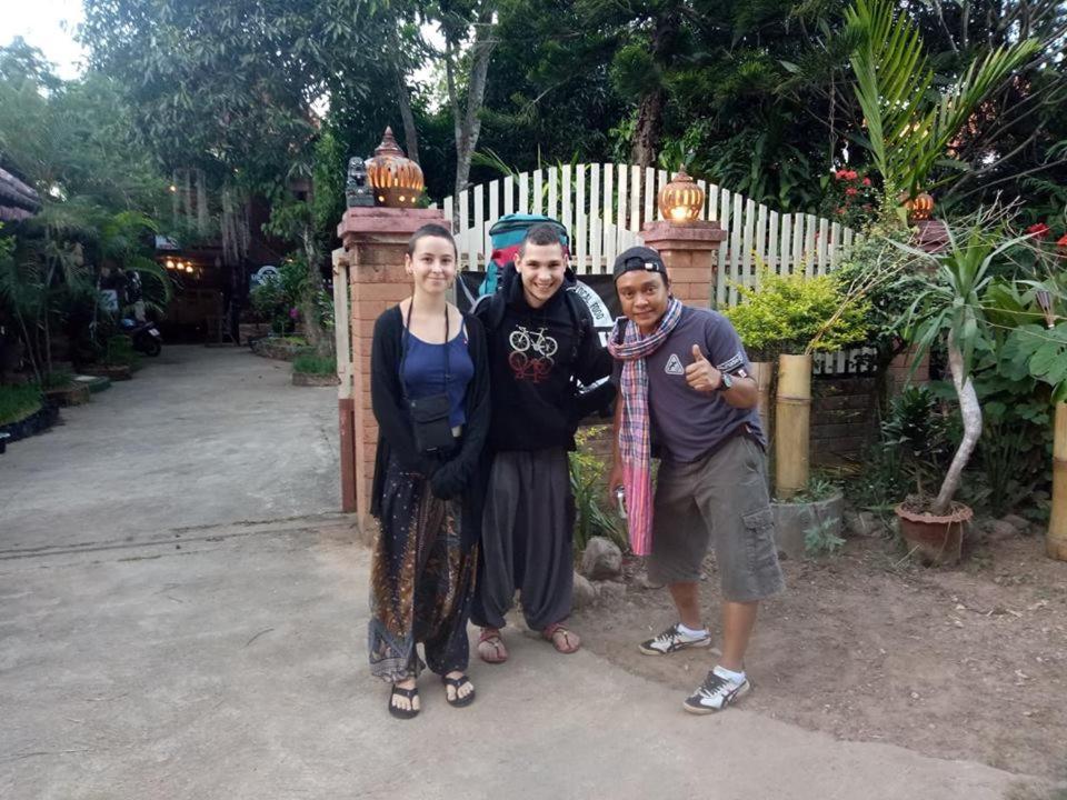 Appartamento The Local Mae Hong Son Esterno foto